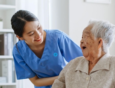 Dịch Vụ Hộ Lý Chu Đáo – Theo Dõi Sức Khỏe Sát Sao