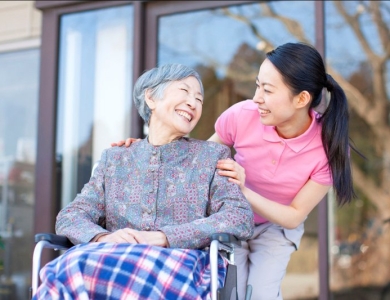 AMI CARE – Bảo Mẫu Chăm Sóc Người Già